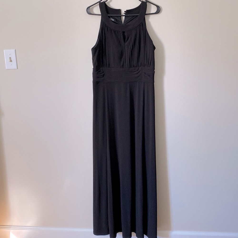 NWT Black full length gown. Size 10